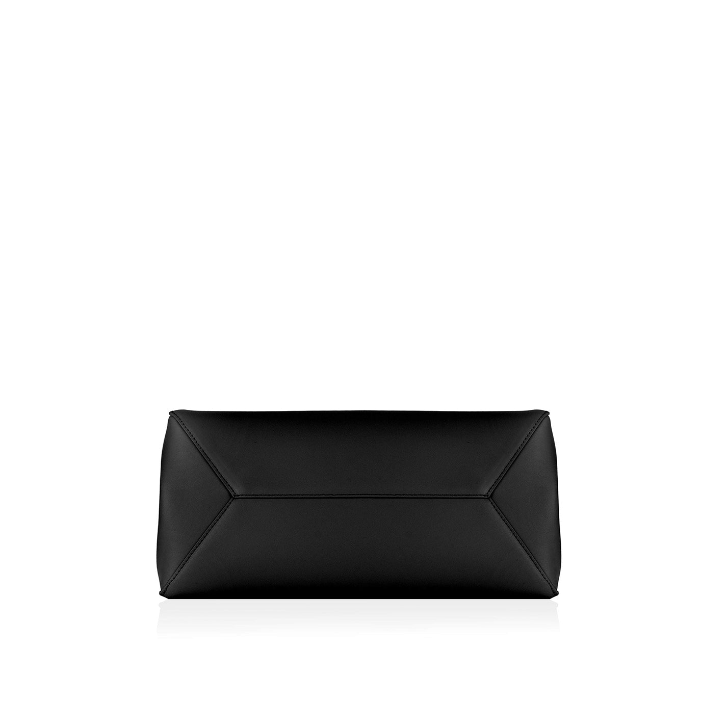 bella-vitello-12-black-leather-bag-bottom